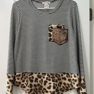 Stiped tunic with leopard and sequin accents